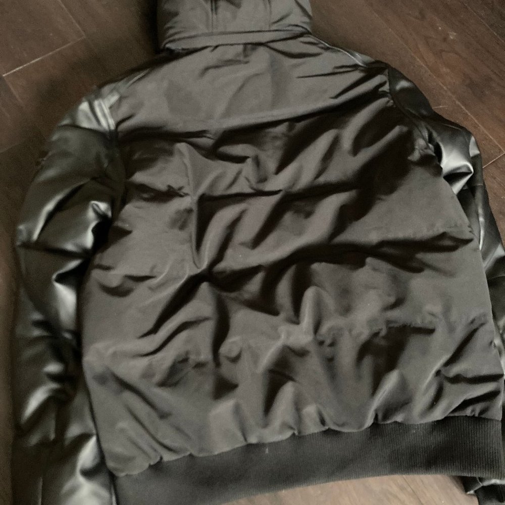 Denium District: Hood Jacket, Soft Leatherlike Sleeves & Faux Fur Trim - black - Picture 10 of 13